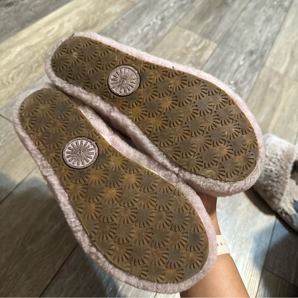 Ugg Oh Yeah Pink Fluffy Slide Sandals Slippers - Picture 5 of 9